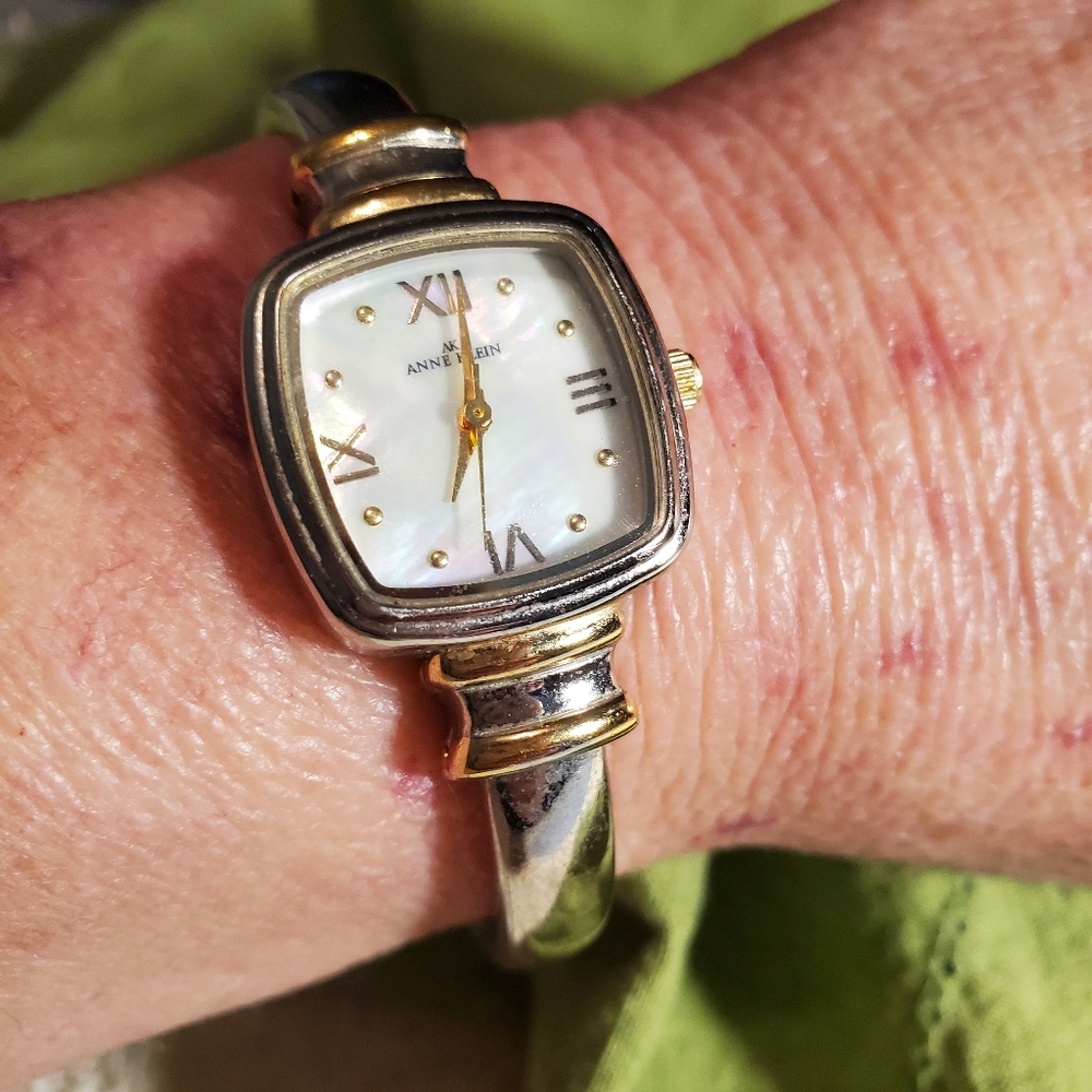 Watch PRICE FIRM - Picture 2 of 3